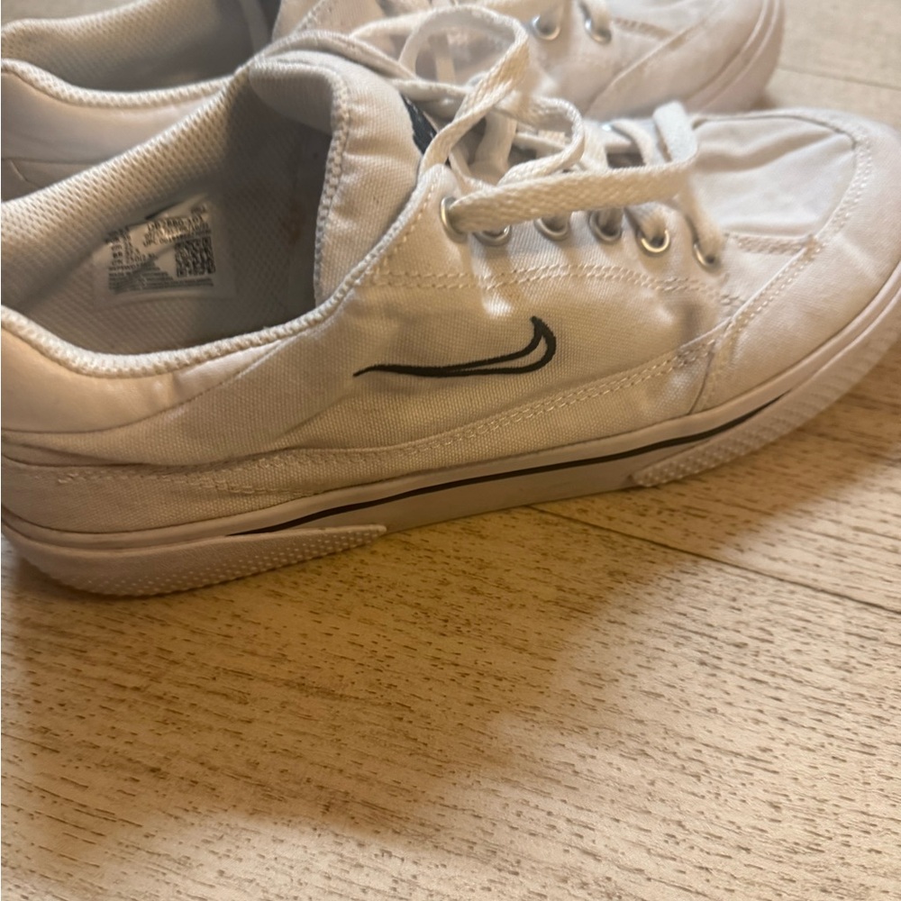 Nike White and Black Athletic Shoes size 8